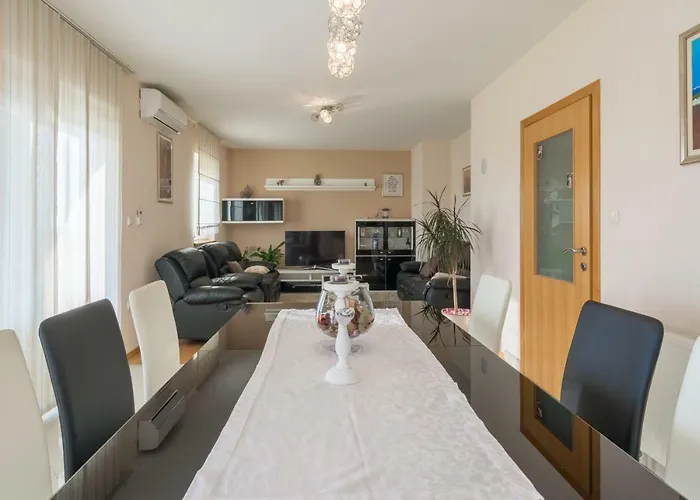 Balen Zadarvillas * Lisicici