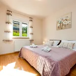 Balen Zadarvillas Lisicici