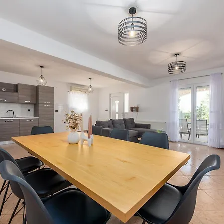 Balen Zadarvillas *