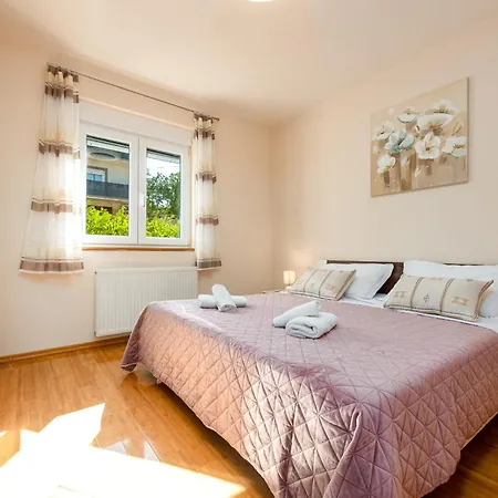 Balen Zadarvillas Lisicici