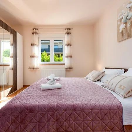 Balen Zadarvillas Lisicici