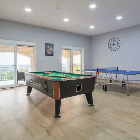 Balen Zadarvillas *